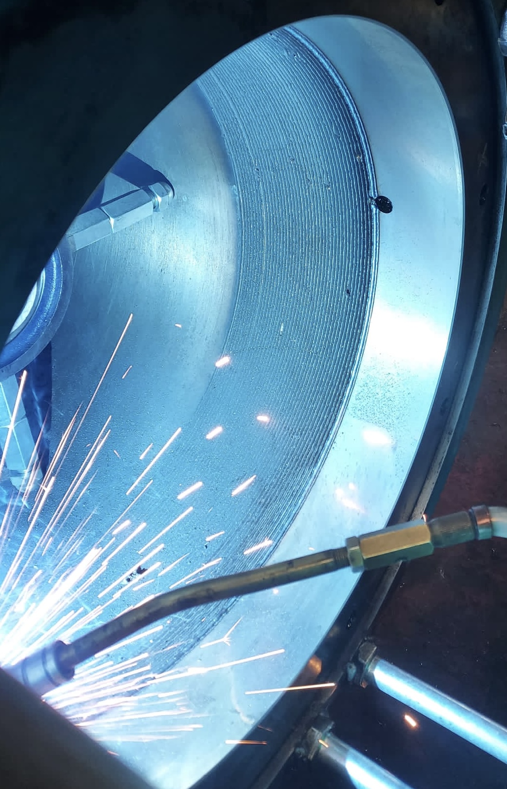 Bore welding sparks